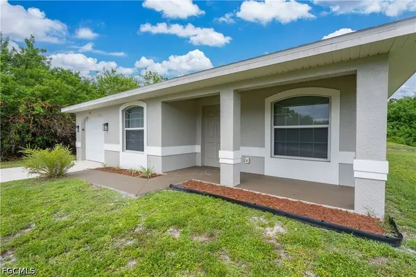 546 Sherwood Avenue S, Lehigh Acres, FL 33974