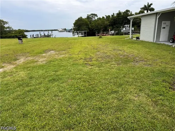 324 Shoreland Drive, Fort Myers, FL 33905