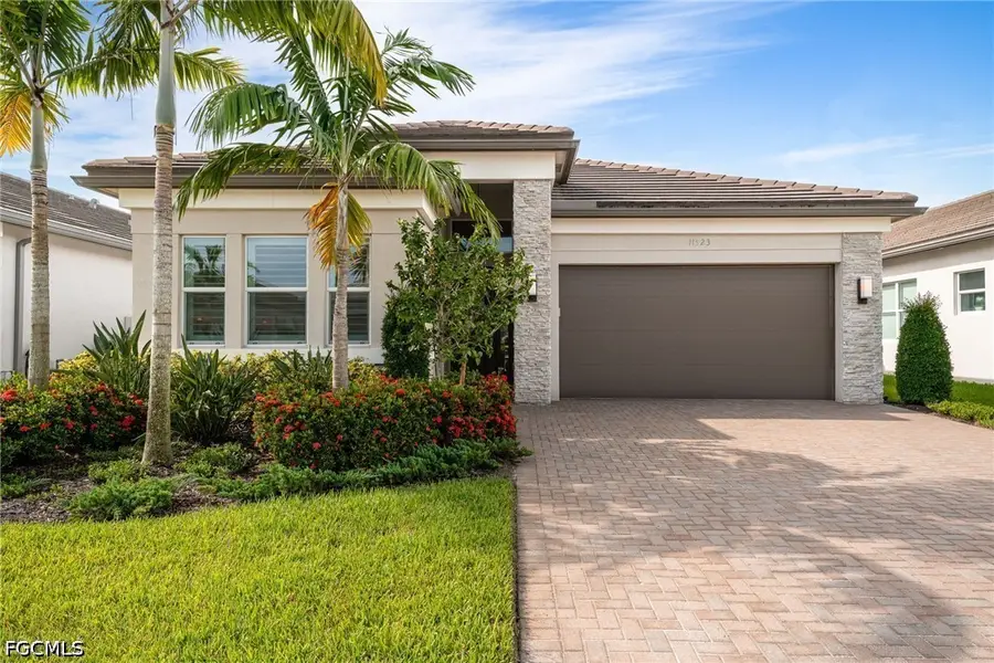 11523 Jacaranda Drive, Naples, FL 34120 - #2