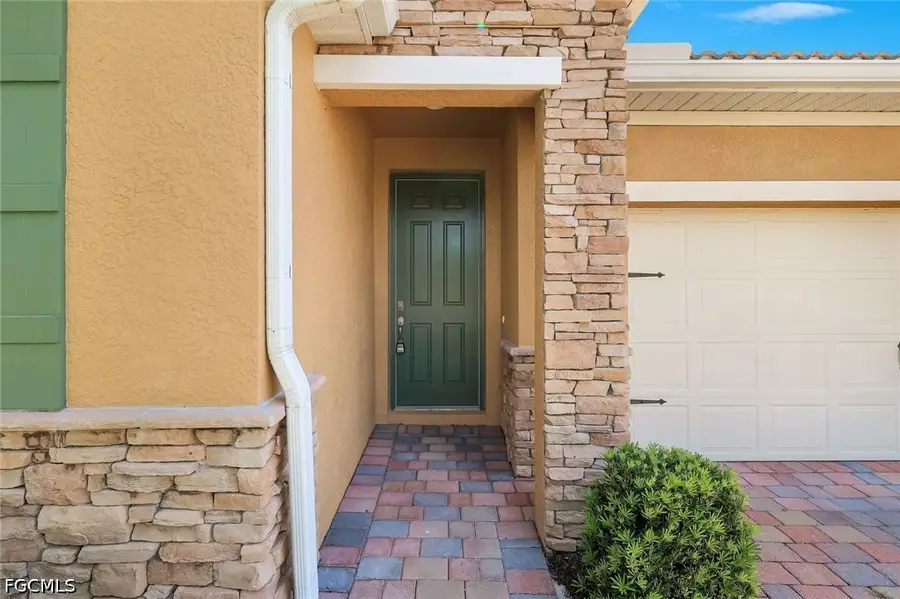2899 Sunset Pointe Circle, Cape Coral, FL 33914 - #3