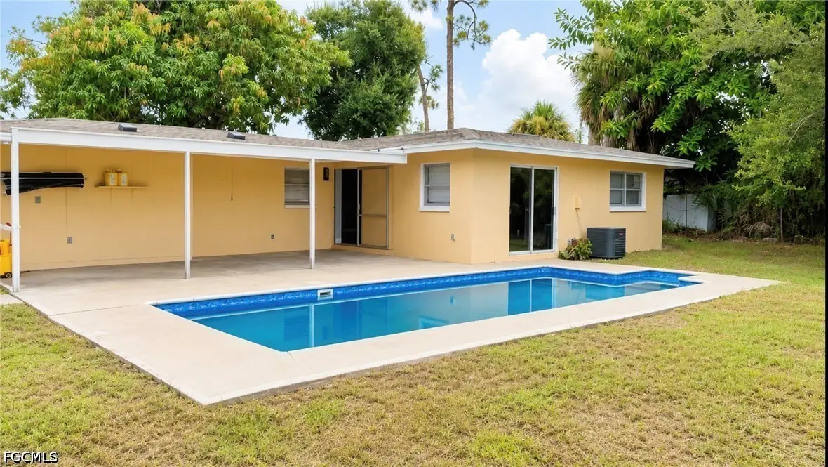 1634 Newport Court, Fort Myers, FL 33907 - #1