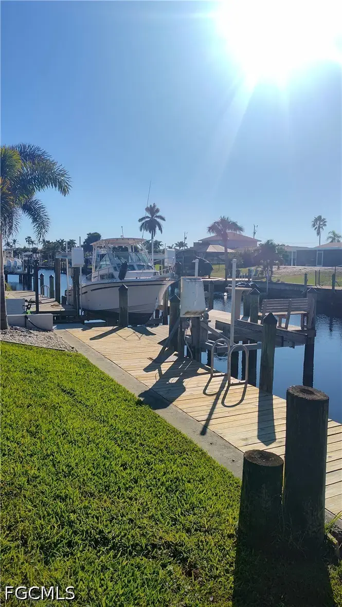3010 SE 18th Place, Cape Coral, FL 33904 - #3
