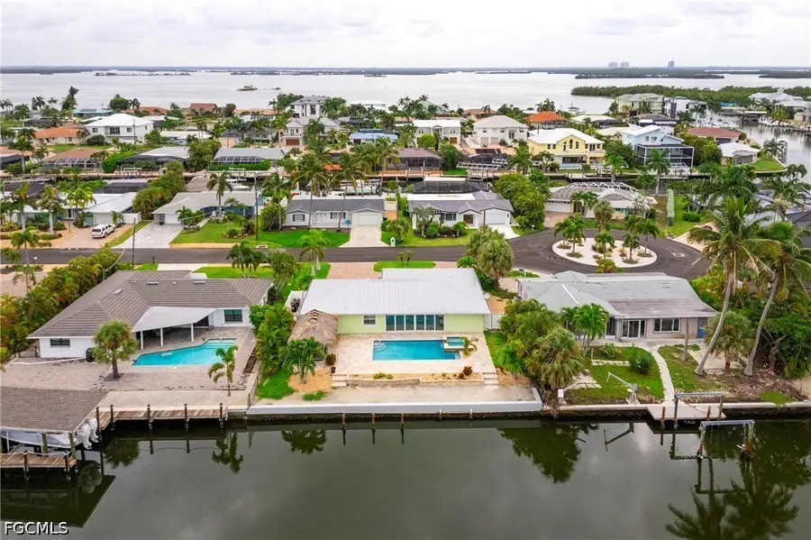 16 Sunview Boulevard, Fort Myers Beach, FL 33931 - #2