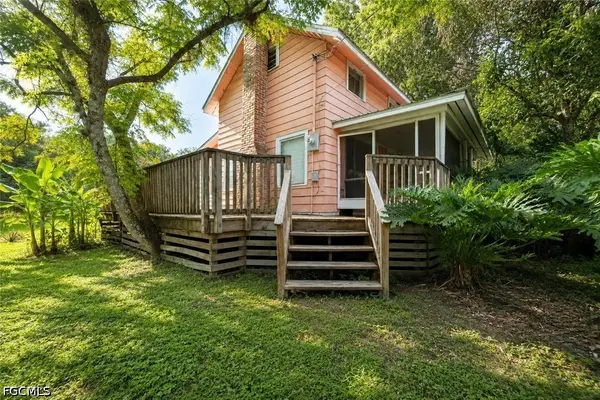89 Calhoun Street, Labelle, FL 33935