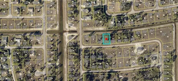 743 Bobolink Avenue, Lehigh Acres, FL 33974