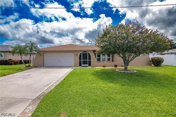 3929 SE 10th Avenue, Cape Coral, FL 33904