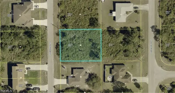 385 Chamonix Avenue S, Lehigh Acres, FL 33974