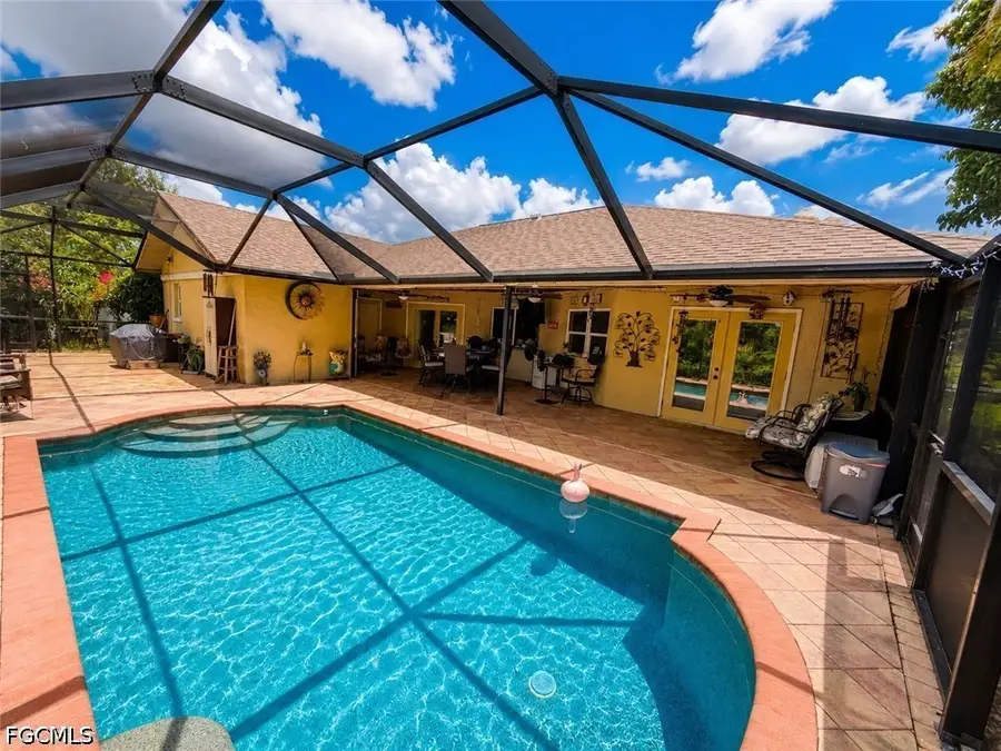 922 SE 1st Place, Cape Coral, FL 33990 - #2