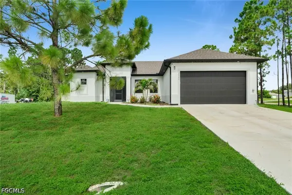 2902 Villa Avenue S, Lehigh Acres, FL 33976