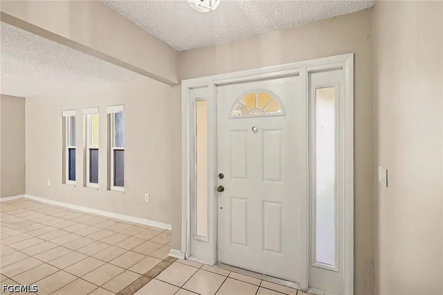 2205 SE 10th Place, Cape Coral, FL 33990 - #3