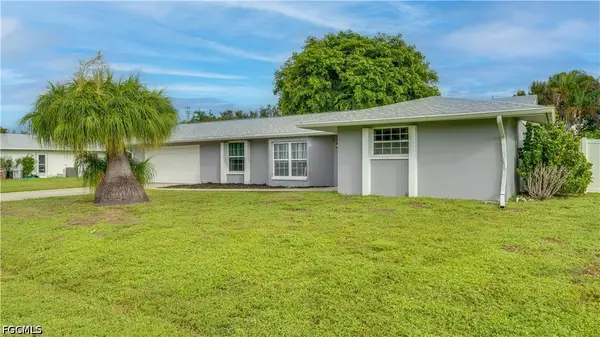 909 SE 27th Street, Cape Coral, FL 33904