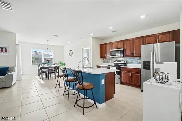 1813 NW 24th Place, Cape Coral, FL 33993