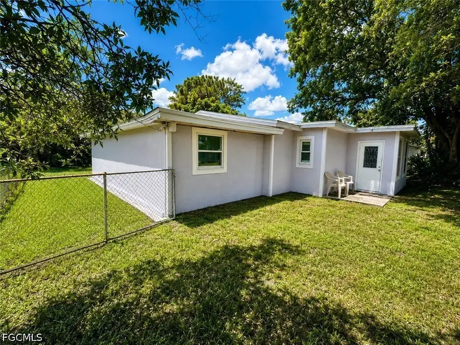 346 Muskegon Avenue, Fort Myers, FL 33905 - #2