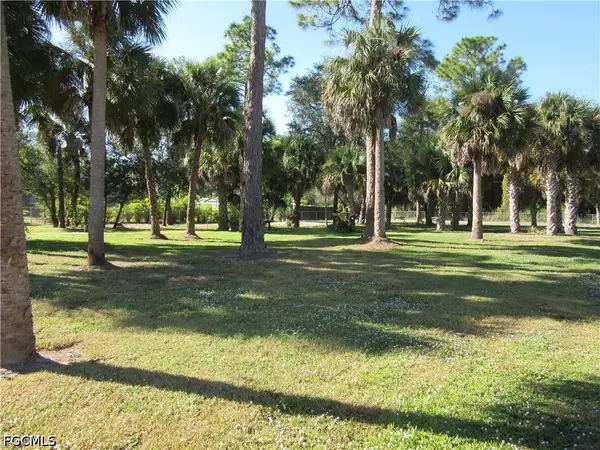 419 Broadway Avenue, Lehigh Acres, FL 33972