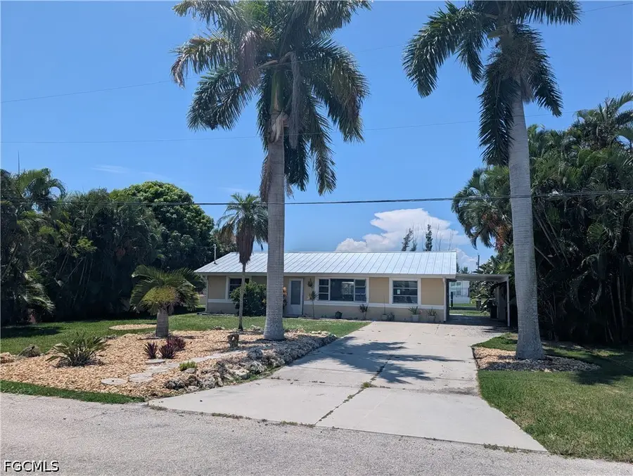 2727 Sanderling Court, Saint James City, FL 33956 - #2