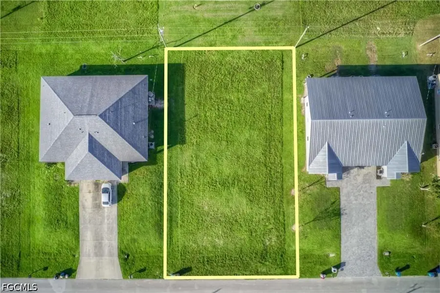 833 NE 15th Lane, Cape Coral, FL 33909 - #2