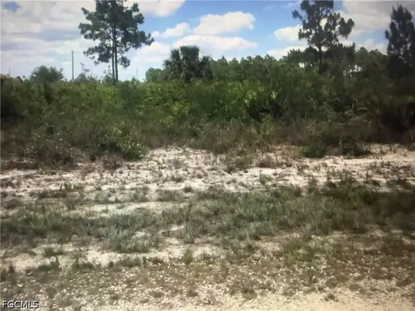 2618 39th Street W, Lehigh Acres, FL 33971