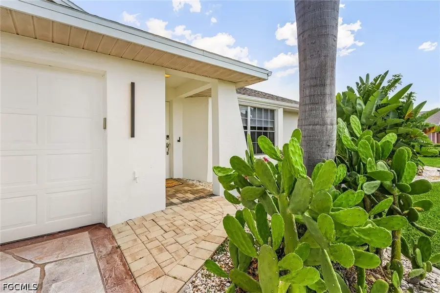 1433 SE 17th Street, Cape Coral, FL 33990 - #2
