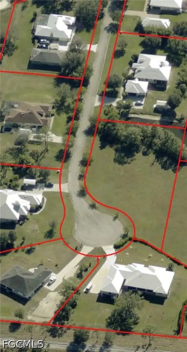 18901 Bridge Wood Court, Alva, FL 33920
