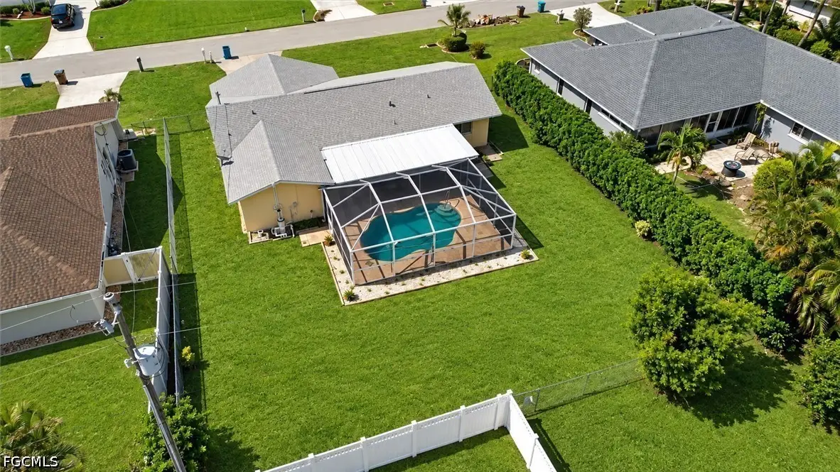 915 SE 20th Street, Cape Coral, FL 33990 - #1