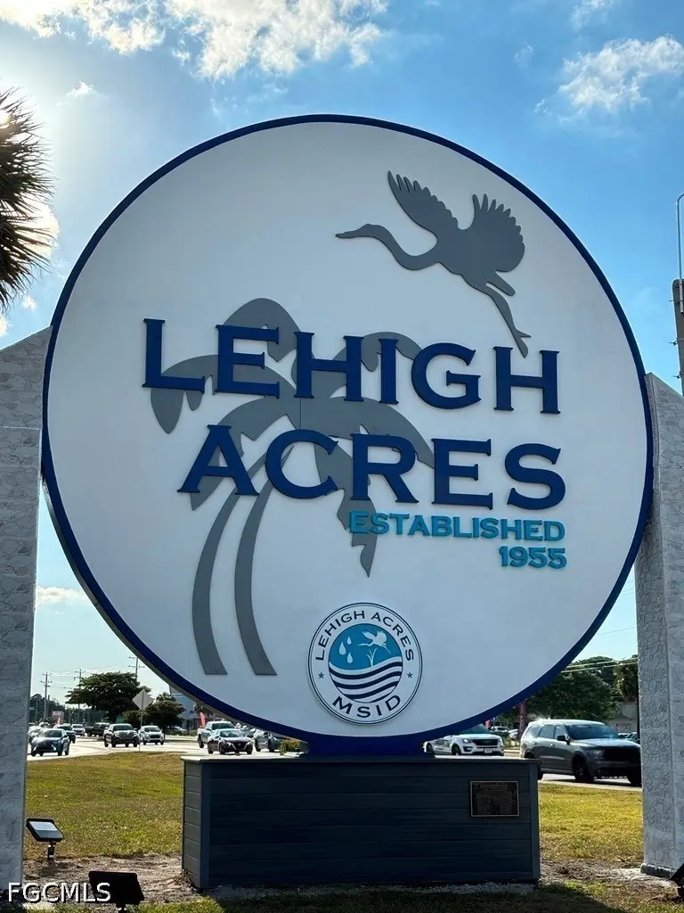 906 Columbus Avenue, Lehigh Acres, FL 33972 - #3