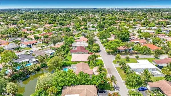 7511 42nd Drive Nw, Coral Springs, FL 33065