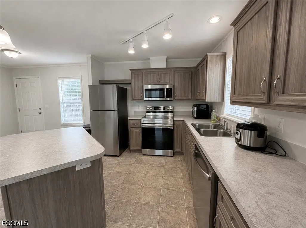130 Avenida Del Sur, Clewiston, FL 33440 - #1