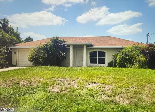 367 Peerless Street, Lehigh Acres, FL 33974