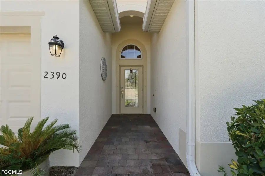 2390 Heydon Circle E, Naples, FL 34120 - #3