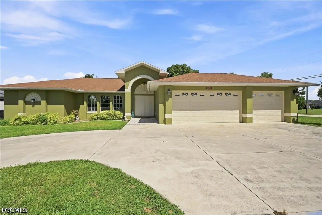 1239 SE 23rd Avenue, Cape Coral, FL 33990 - #1