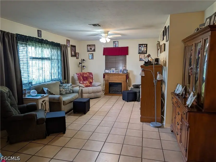 2215 SE 8th Avenue, Cape Coral, FL 33990 - #2