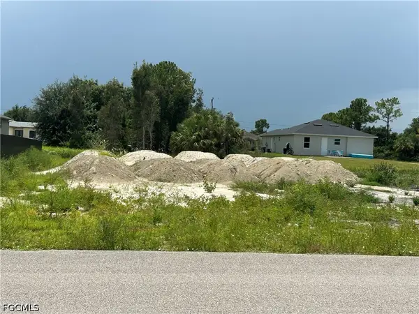 2617 26th Street W, Lehigh Acres, FL 33971