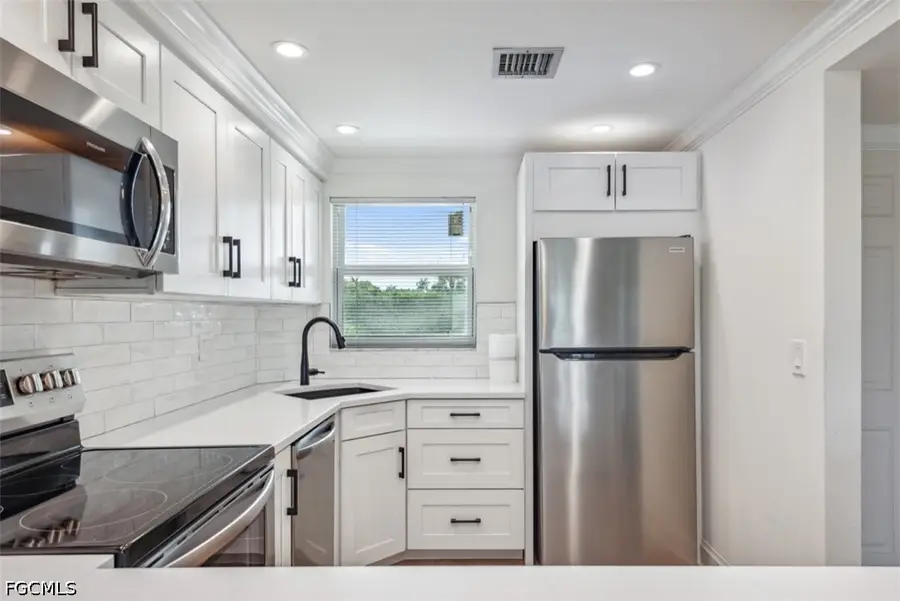 37 High Point Circle E #208, Naples, FL 34103 - #3
