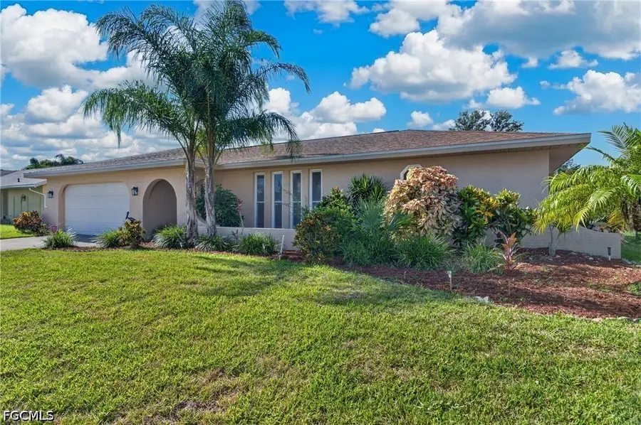 2112 SE 11th Street, Cape Coral, FL 33990 - #2