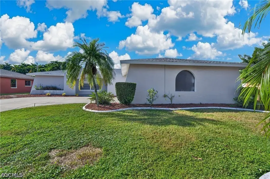 850 SE 41st Street, Cape Coral, FL 33904 - #2