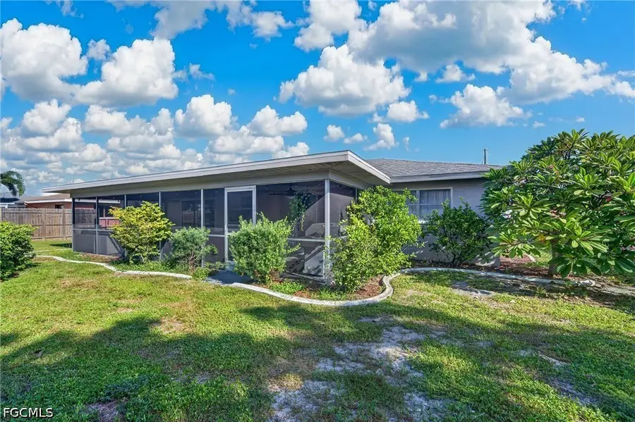 850 SE 41st Street, Cape Coral, FL 33904 - #3