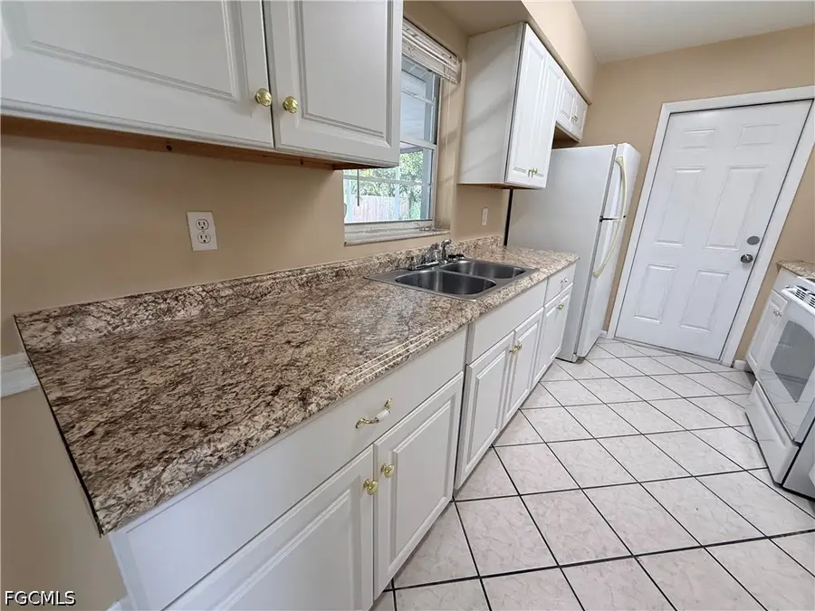 2511 W Cypress Avenue, Fort Myers, FL 33905 - #3