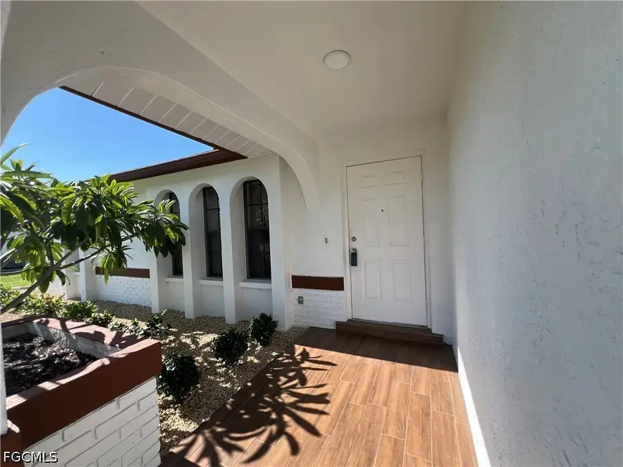 231 SW 33rd Street, Cape Coral, FL 33914 - #3