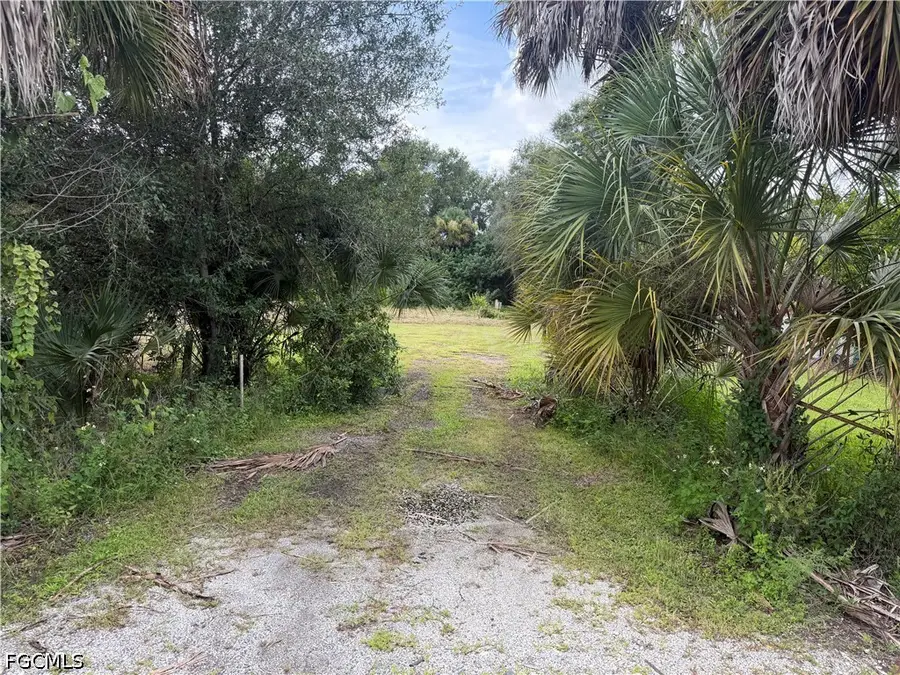 869 Avalon Avenue, Labelle, FL 33935 - #2