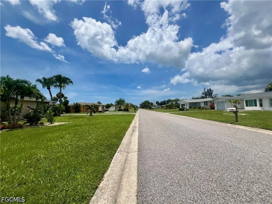25 Oakland Hills Place, Rotonda West, FL 33947 - #3