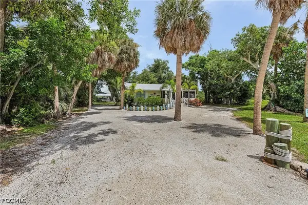 3300 6th Avenue, St James City, FL 33956