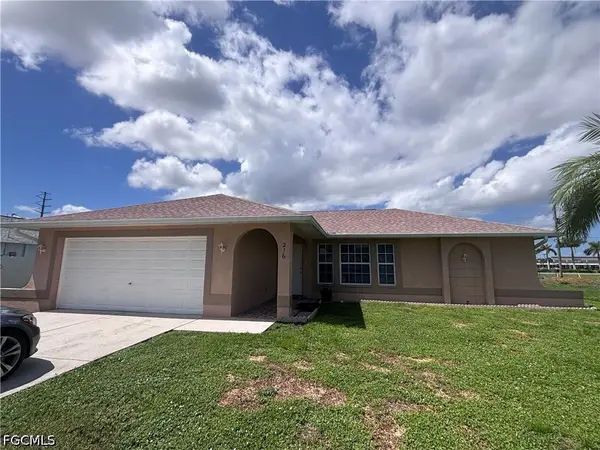 216 SE Santa Barbara Place, Cape Coral, FL 33990