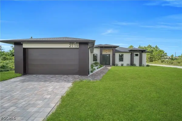 2719 33rd St W, Lehigh Acres, FL 33971