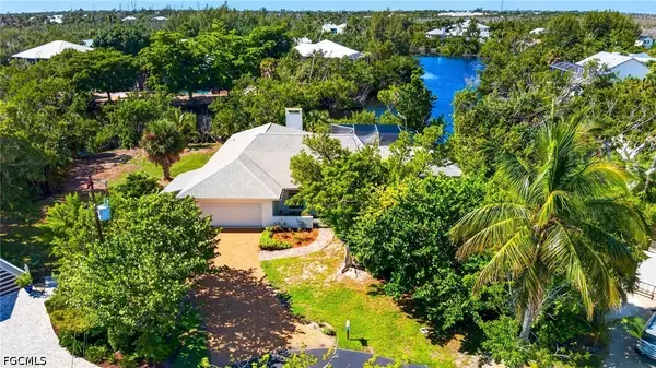 9436 Yucca Court, Sanibel, FL 33957