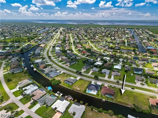 2517 Surfside Boulevard, Cape Coral, FL 33914