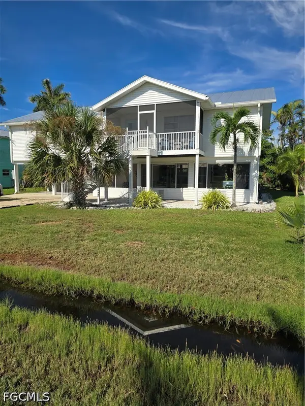2471 Avocado Street, St James City, FL 33956