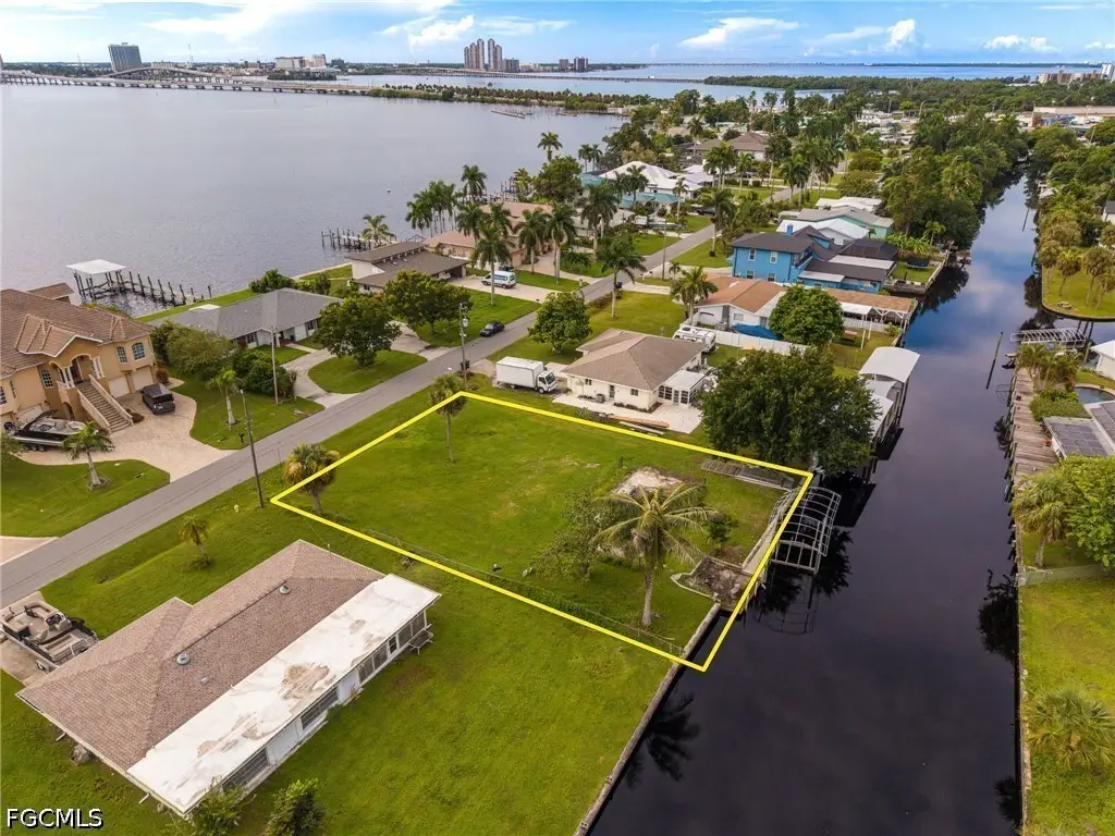 116 E North Shore Avenue, North Fort Myers, FL 33917 - #1