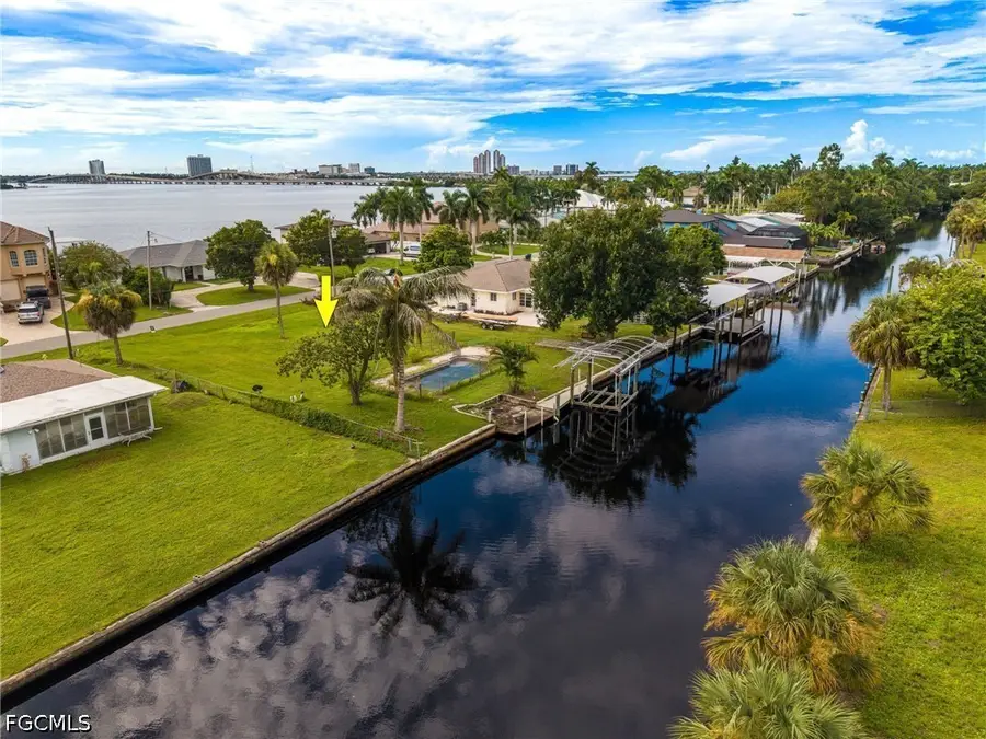 116 E North Shore Avenue, North Fort Myers, FL 33917 - #3