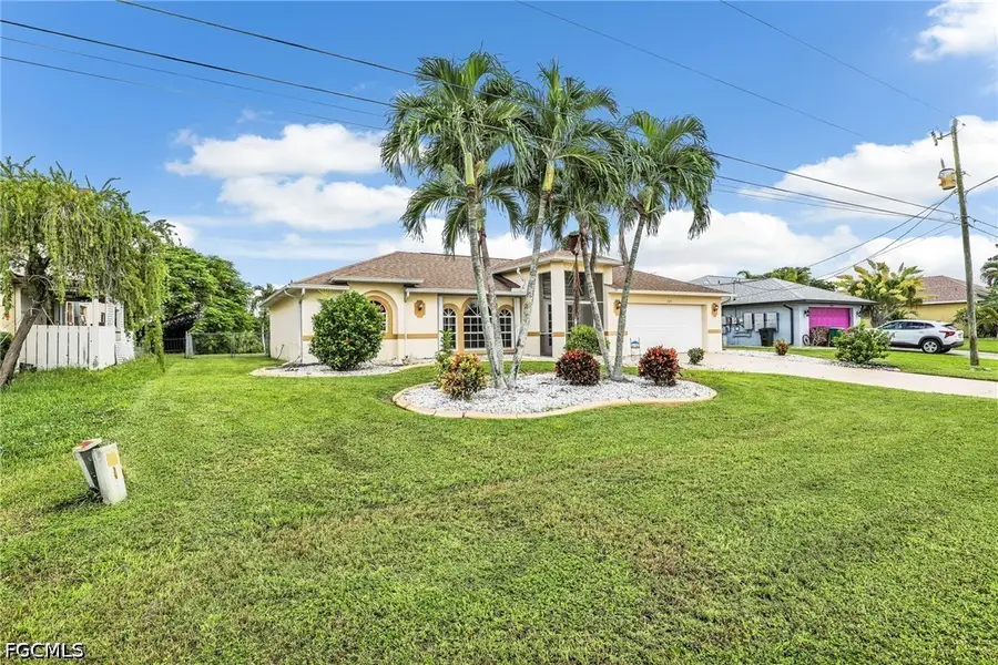 323 SE 9th Avenue, Cape Coral, FL 33990 - #3