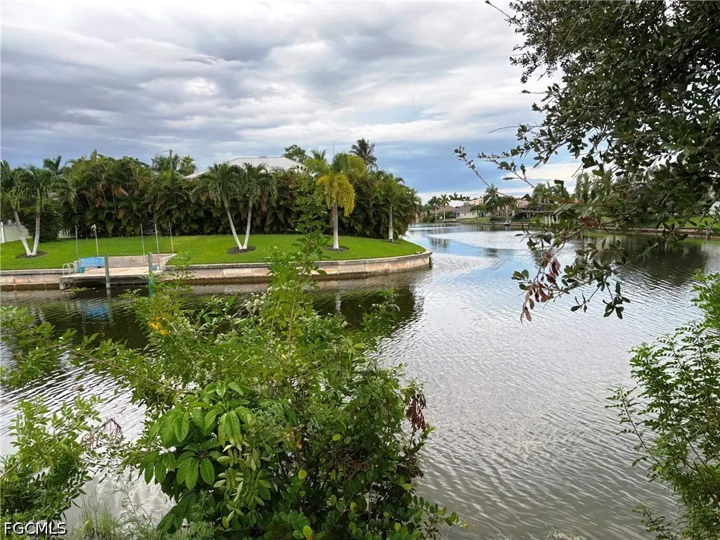 527 SE 15th Street, Cape Coral, FL 33990 - #1